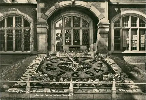 Ansichtskarte Bernburg (Saale) Blumenuhr mit Glockenspiel 1967