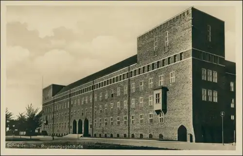 Postcard Schneidemühl Piła (miasto) Regierungsgebäude 1930
