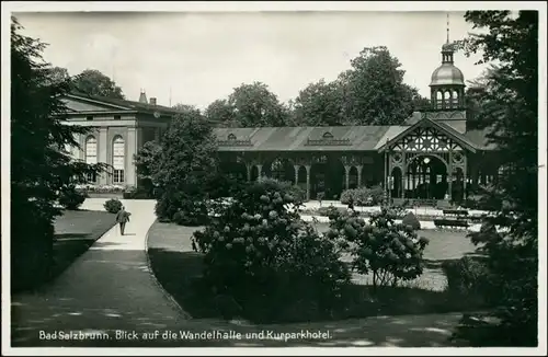 Postcard Bad Salzbrunn Szczawno-Zdrój Kurhotel und Park g1934