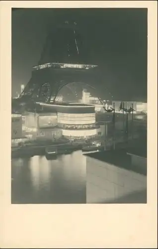 Foto Paris Eiffelturm - bei Nacht - Privatfoto AK 1930 Privatfoto 