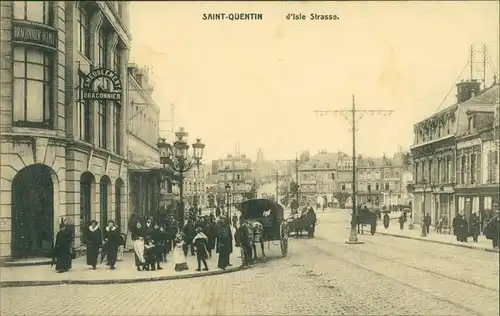 Saint-Quentin Saint-Quentin d'Isle Strasse belebt mit Kutschen 1915