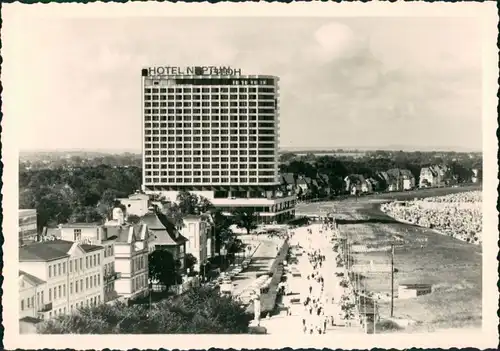 Ansichtskarte Warnemünde-Rostock Straße, Hotel Neptun - Stadt 1974