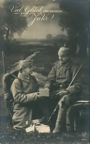 Viel Glück im neuen Jahr! Soldaten öffnen Geschenke und Briefe 1925
