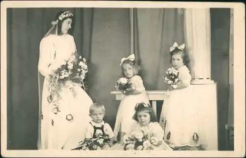 Foto  Hochzeit - Gruppenfotos Braut und Blumenkinder 1930 Privatfoto