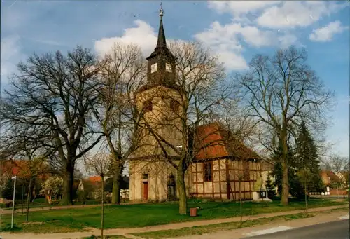 Ferchland (Elbe)-Elbe-Parey Strassen Partie a.d. Kirche, Aufnahme  Genthin 2005