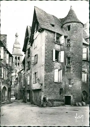 Sarlat-la-Canéda La Rue de la Liberté que bordent de  s du bon vieux temps 1965