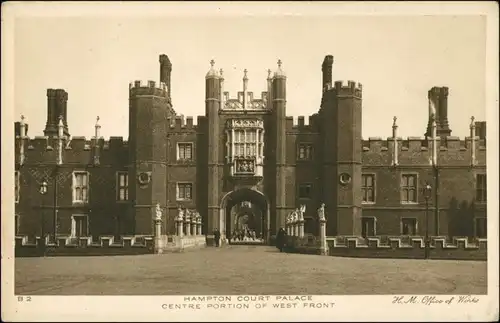 Postcard London Centre Portion of West Front Building 1926