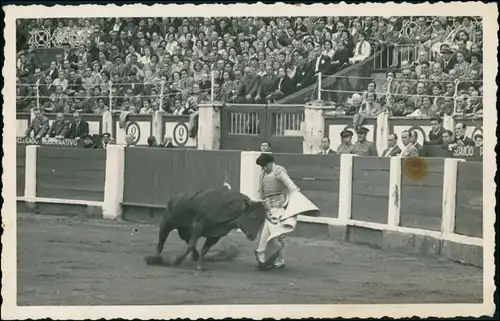 Foto  Stierkampf Arena, Echtfoto-Postkarte 1935 Privatfoto