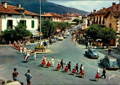 SAINT-JEAN-PIED-DE-PORT SAINT-JEAN-PIED-DE-PORT Place Charles-Floquet, Place du Marché 1975