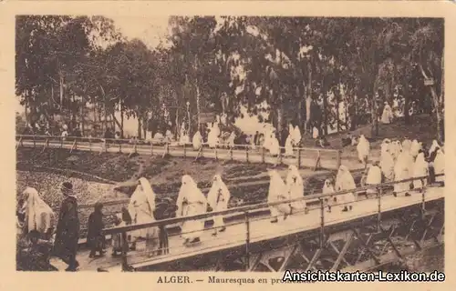Postcard Algier دزاير Mauresques en promenade 1920 