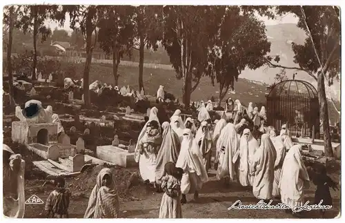 Postcard Algier دزاير Frauen auf dem Friedhof 1936 
