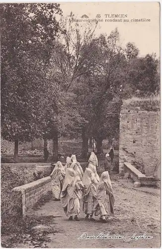 Tlemcen Mauresques se rendant au cimetière | Mauren besuchen den Friedhof 1931