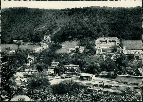 Lustin-sur-Meuse Lustin-sur-Meuse La Gare et l'Institut St-Thomas. 1965