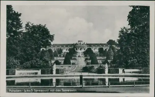 Potsdam Schloss Sanssouci mit den Terrassen, Blick vom Park aus 1920