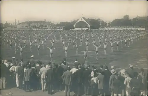 Ansichtskarte Leipzig Übungen auf dem Festplatz - Arbeiter Turnfest 1922