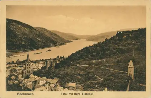 Bacharach Panorama-Ansicht, Totale mit Burg Stahleck am Rhein 1910