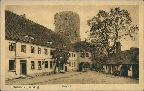 Ansichtskarte Rabenstein (Fläming) Burg - Burghof 1922