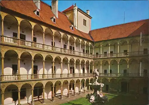 Butschowitz Bučovice Nádvoří zámku s renesančními arkádami/  1975