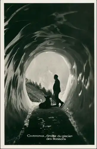 Chamonix-Mont-Blanc Grotte du Glacier des Bossons Mann und Hund 1930