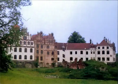 Ansichtskarte Basedow (Mecklenburg) Schloß 1995