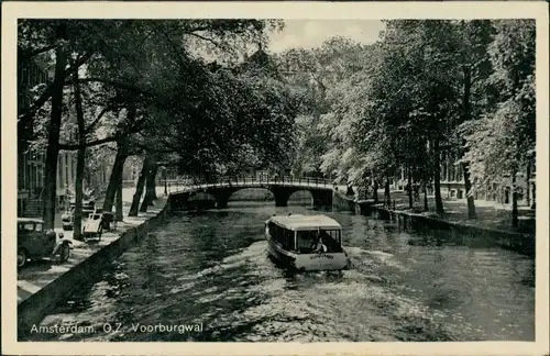 Amsterdam  O.Z. Voorburgwal passierendes Binnenschiff, Grachten Brücke 1940