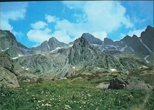 Lomnické sedlo Veľká Studená dolina. Pohlad od Vareško- vého plesa na Javorový štít 1987