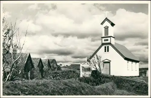 Postcard Keldur Keldur Hall and Turf Houses 1930