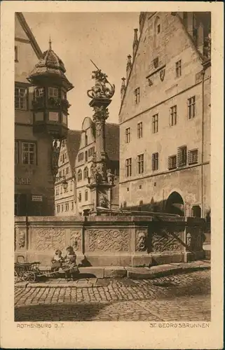 Rothenburg ob der Tauber St. Georgs Brunnen mit zwei kleinen Kindern davor 1930