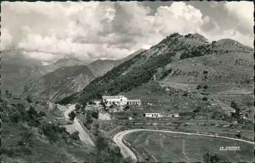 Ansichtskarte .Frankreich Le Col de BROUIS, Auberge au Sommet du Col 1956