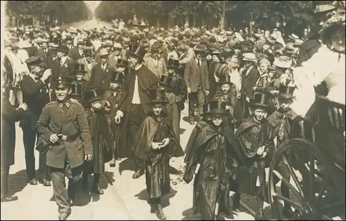 Ansichtskarte Hamburg Umzug Soldaten Jungen mit Zylinder 1913