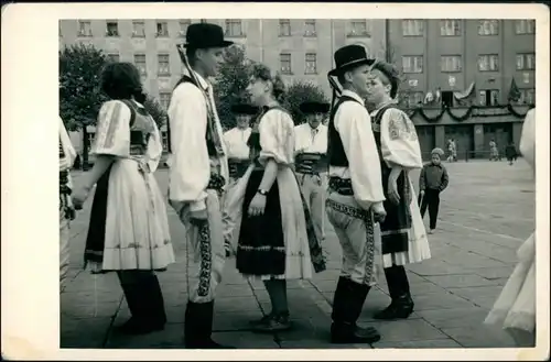 Foto .Tschechien Typen/Trachten Tschechien Volksfest 1954 Privatfoto