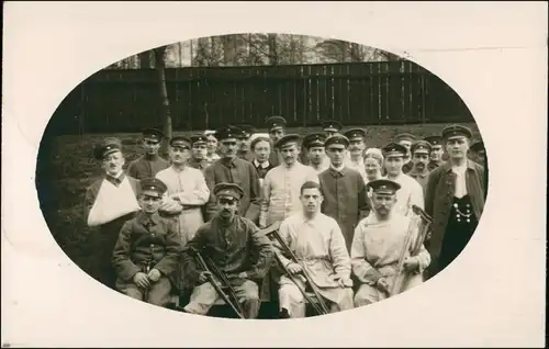 Foto  Soldaten im Lazarett WK1 gel. Chemnitz 1919 Privatfoto