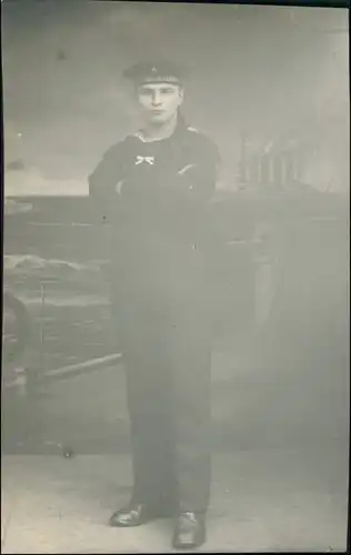 Foto  Atelierfoto WK1 Matrose Division 1914 Privatfoto
