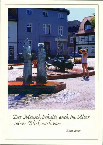 Ansichtskarte Angermünde Marktbrunnenausschnitt: Figurenpaar 2000