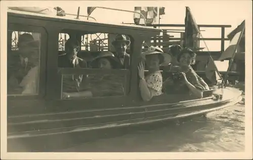 Privatfoto Echtfoto-AK Passagiere eines kleinen Fahrgastschiffes 1935 Privatfoto