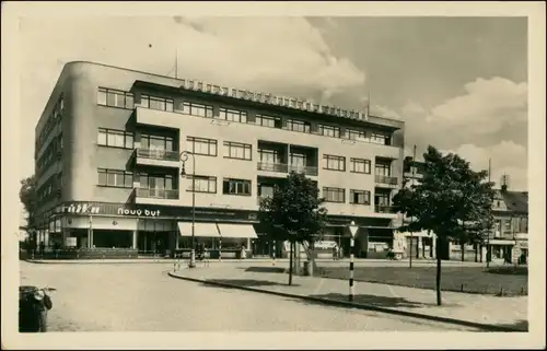 Postcard Ritschan Říčany Straßenpartie am Kaufhaus 1954