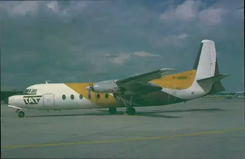 Ansichtskarte  Propellerflugzeug FH 227 (F-GBRZ) F 27 Friendship 1990