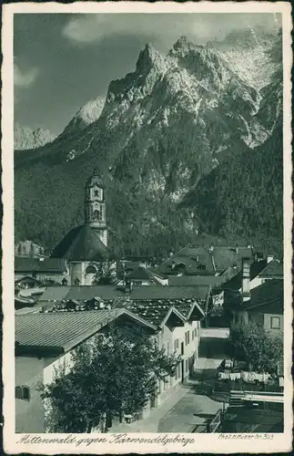 Mittenwald Blick in Dorfstrasse, Häuser, Berg-Panorama Karwendelgebirge 1938