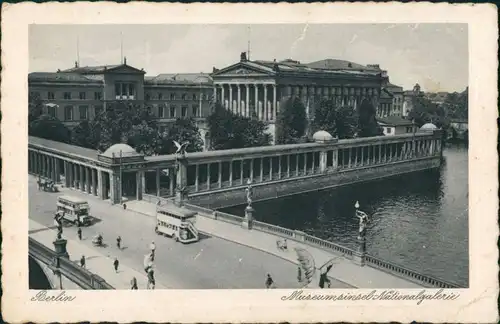 Ansichtskarte Berlin Bus überquert Museumsinsel a.d. Nationalgalerie 1932