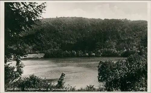 Ansichtskarte Daun Gemünder Maar Dronkedenkmal 1930