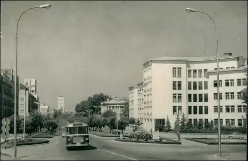 Neusatz a. d. Donau Nový Sad|Нови Сад|Újvidék Bus auf Straßenallee, Gebäude 1960