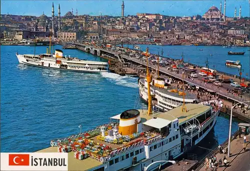 Istanbul Konstantinopel Constantinople Hafen Schiffe viel befahrene Brücke 1970