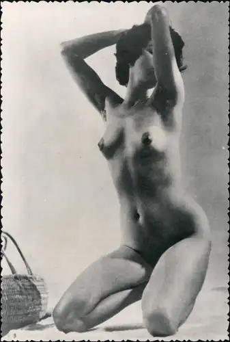 Foto  Nackte Frau in Pose - Nackt Nude Fotokunst 1959 Privatfoto