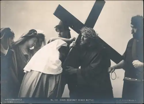 Ansichtskarte Oberammergau Passionsspiele Jesus begenet seiner Mutter 1910