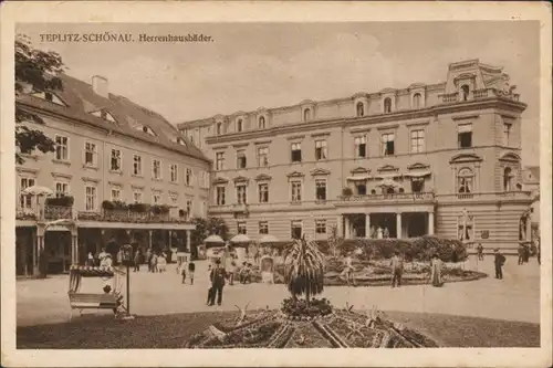 Postcard Teplitz-Schönau Teplice Herrenhaus-Bäder Vorplatz belebt 1928