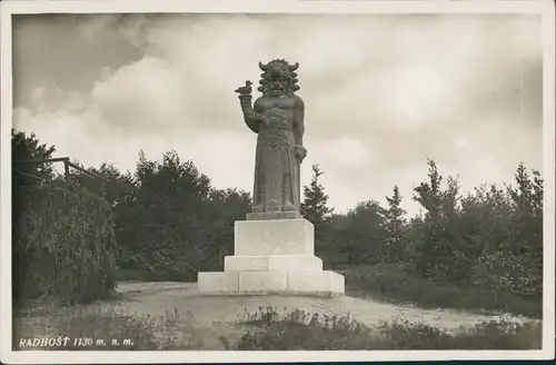 Rosenau Rožnov pod Radhoštěm Radhoscht Radhošt Denkmal Monument Echtfoto-AK 1950