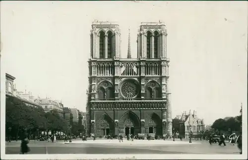 CPA Paris Kathedrale Notre-Dame - Vorplatz 1933