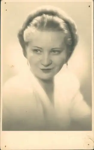 Fotokunst Foto Porträt Margot Strasburger Künstlerin 1940 Privatfoto
