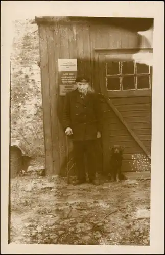 Menschen / Soziales Leben - Arbeiter vor Verhau 1916 Privatfoto