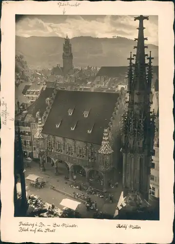 Ansichtskarte Freiburg im Breisgau Blick vom Münster - Markttreiben 1932